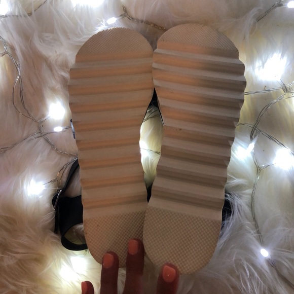 Steve Madden sandals - Picture 2 of 3